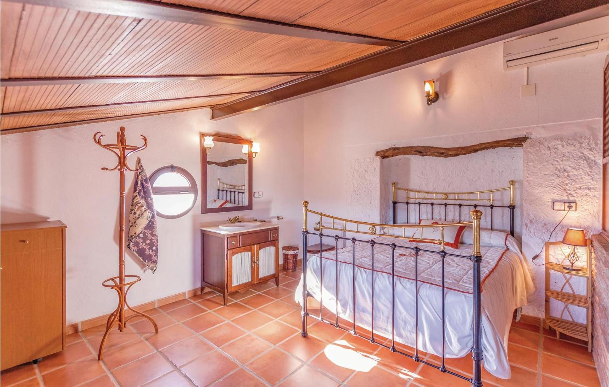 8 Bedroom Lovely Home In Iznájar Exteriér fotografie