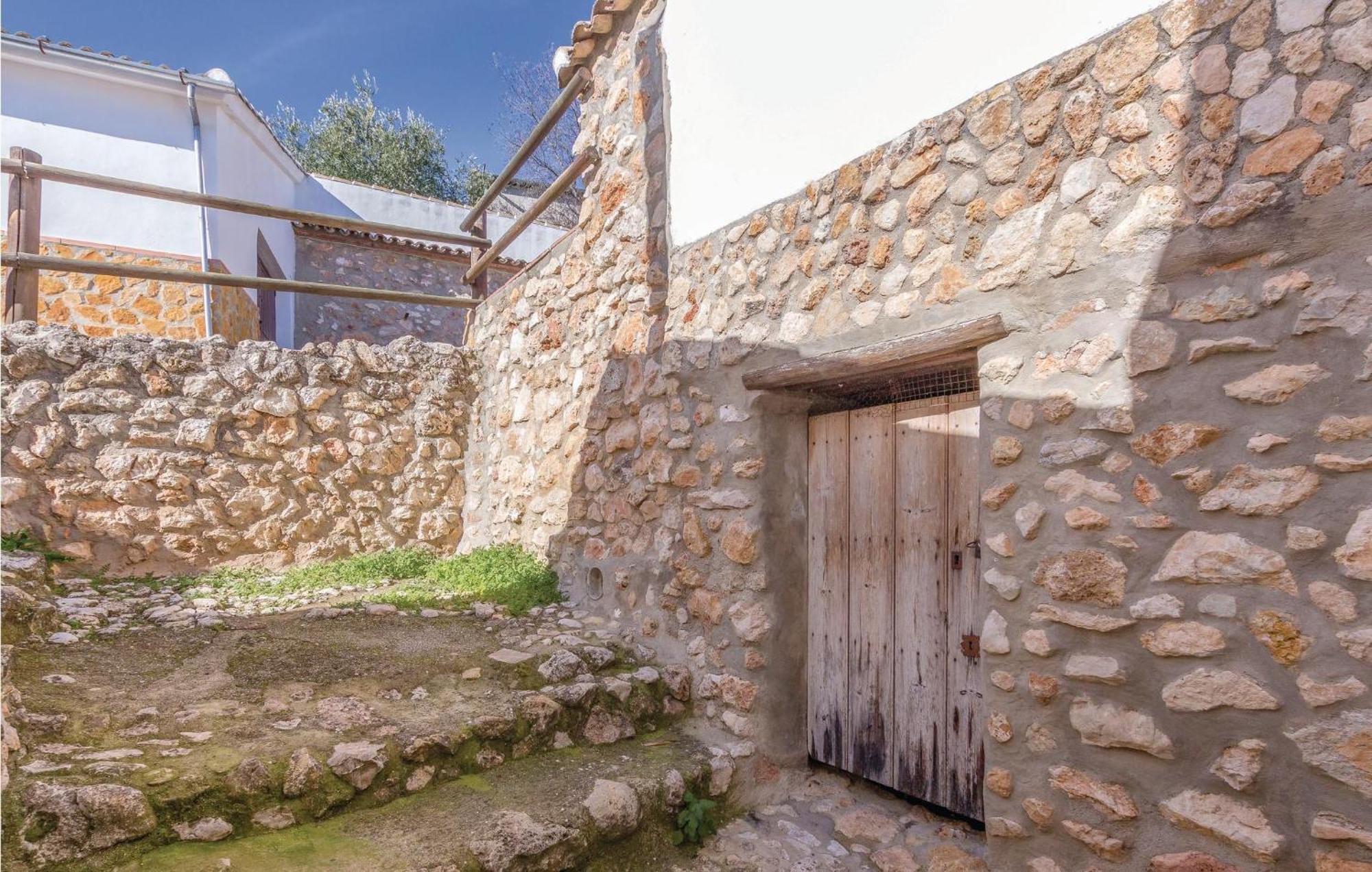 8 Bedroom Lovely Home In Iznájar Exteriér fotografie